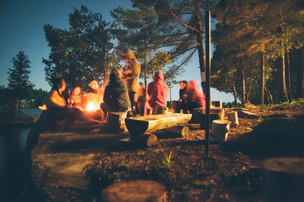 Comment organiser un camping pour observer les phénomènes météorologiques en région subarctique?
